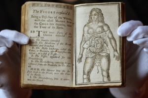 Një manual i seksit i shekullit 17, që gabimisht i atribuohej Aristotelit-publikoi Albert Vataj (8)